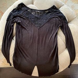 FREE PEOPLE LONG SLEEVE W/ LACE DETAILS SMALL